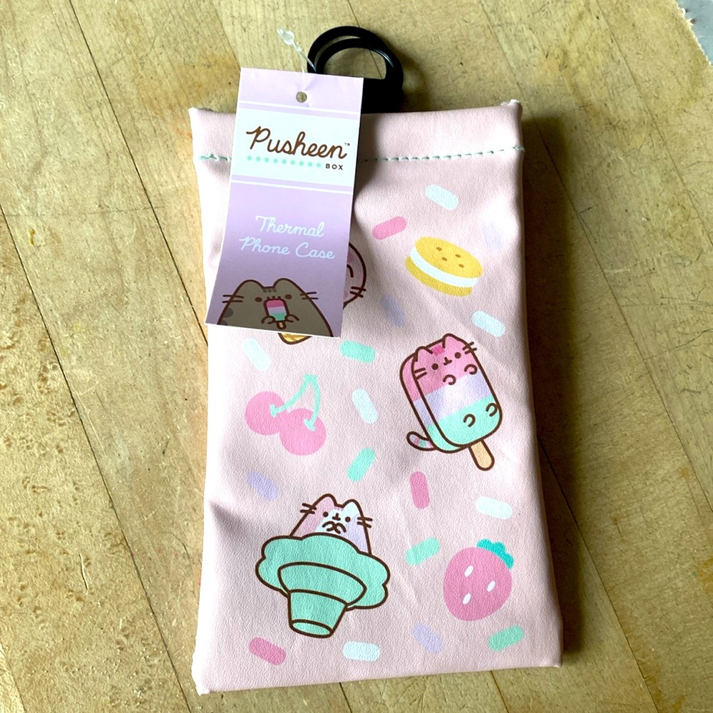 Pusheen Beach/Pool Phone Holder from 2023 Summer Mystery Box NWT